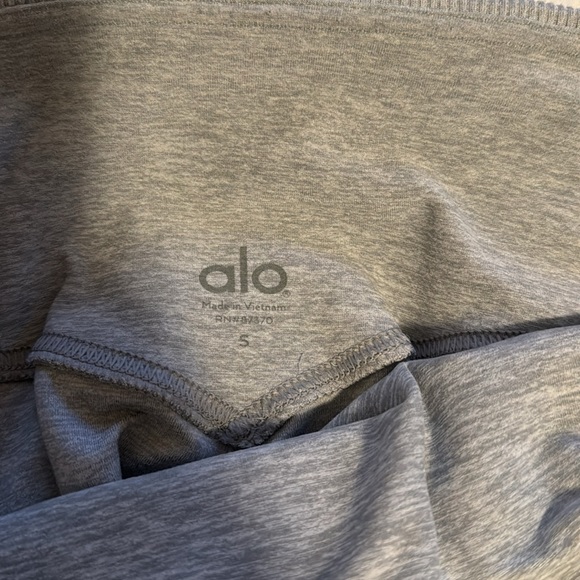 Alo soft leggings- like new - Picture 4 of 4